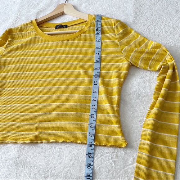 Lettuce Hem Stripe Lightweight Cropped Waf… - Picture 5 of 9